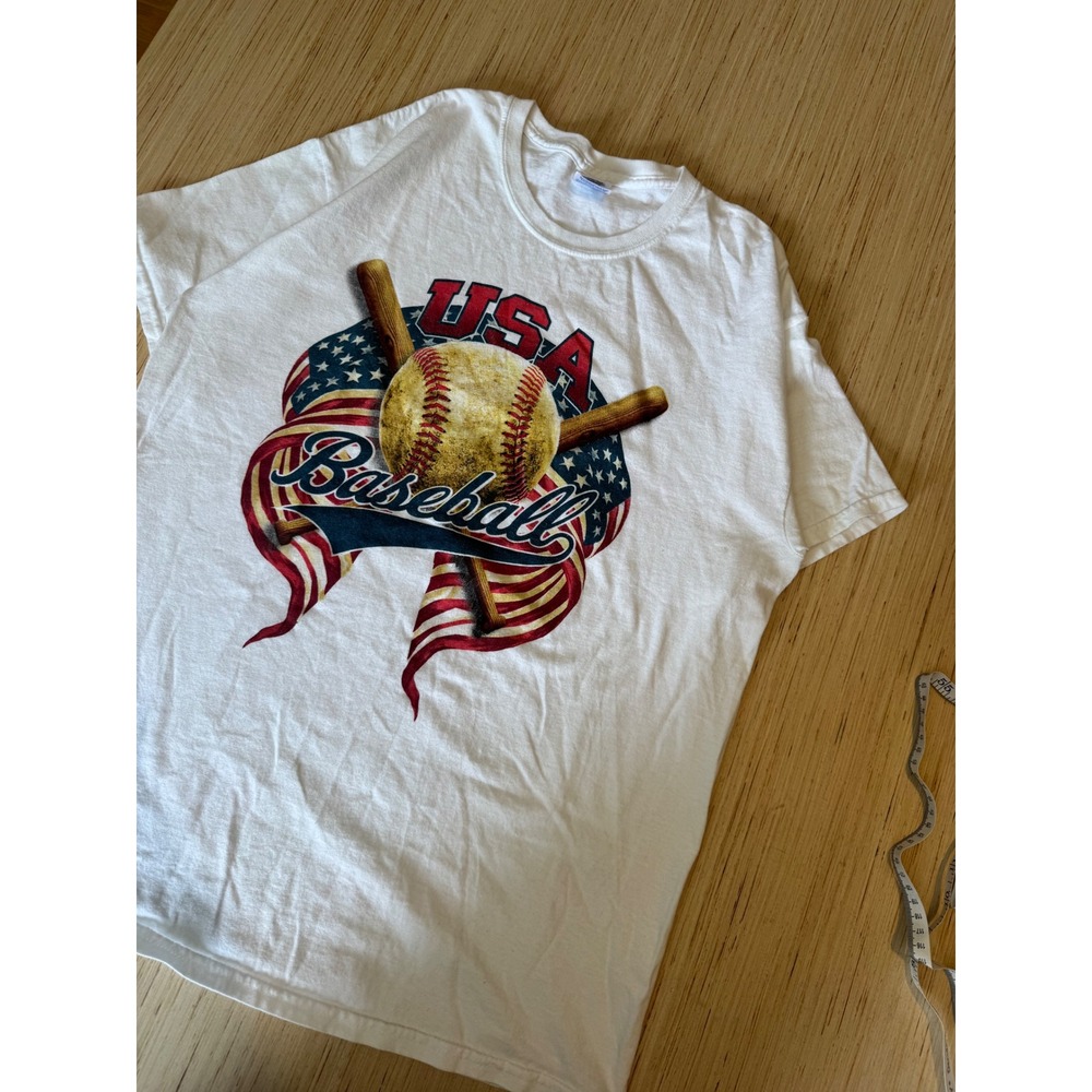 Gildan USA Baseball T-Shirt Mens Large White Graphic Tee American Flag Bats 47